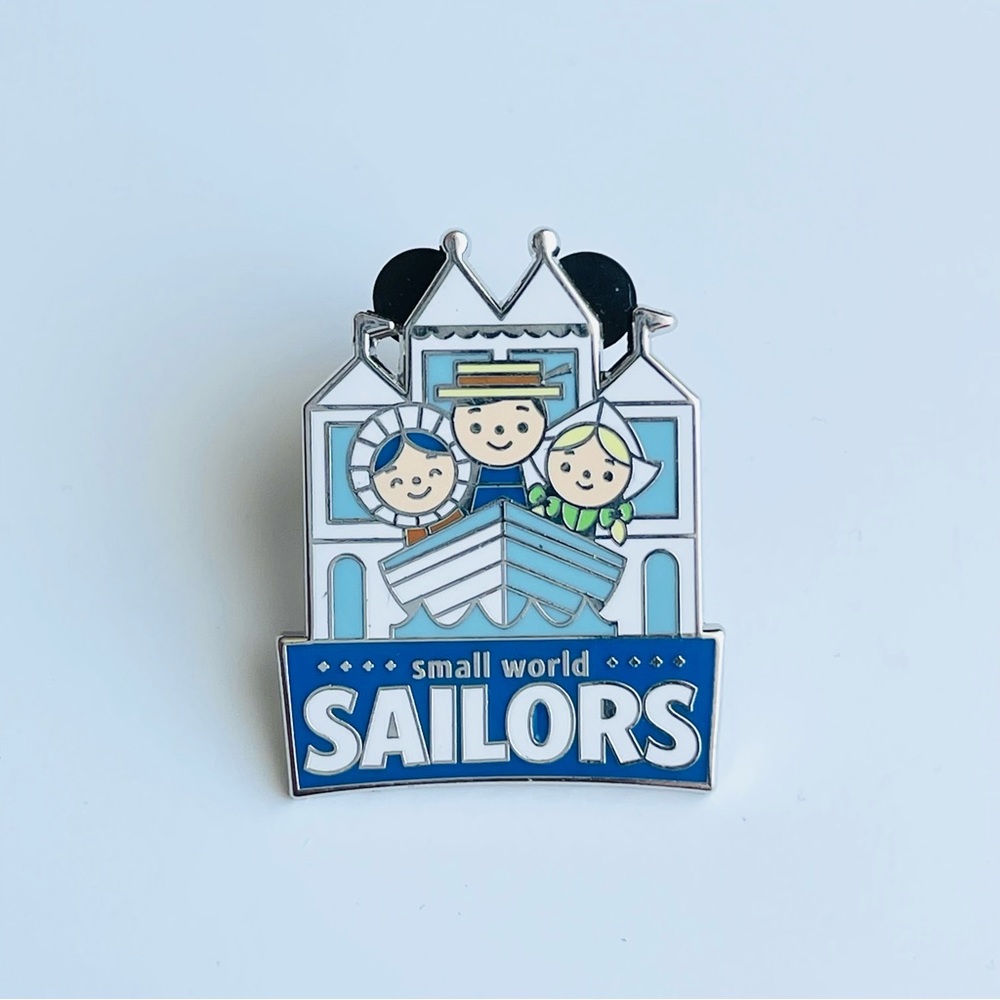 DISNEY PARKS DISNEYLAND IT’S A SMALL WORLD SAILORS PIN & FUNKO POP ENGLAND #1074